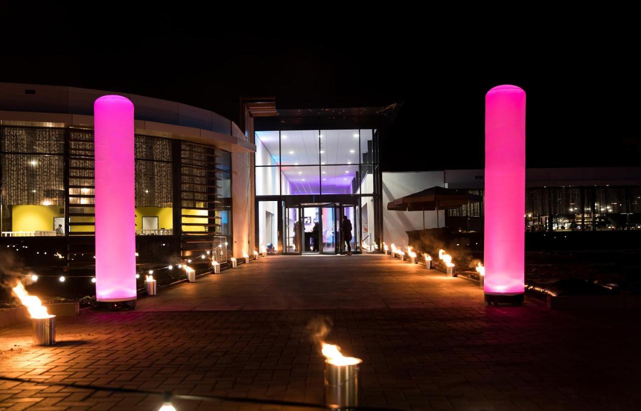 Hotel De Bonte Wever Assen Bagian luar foto