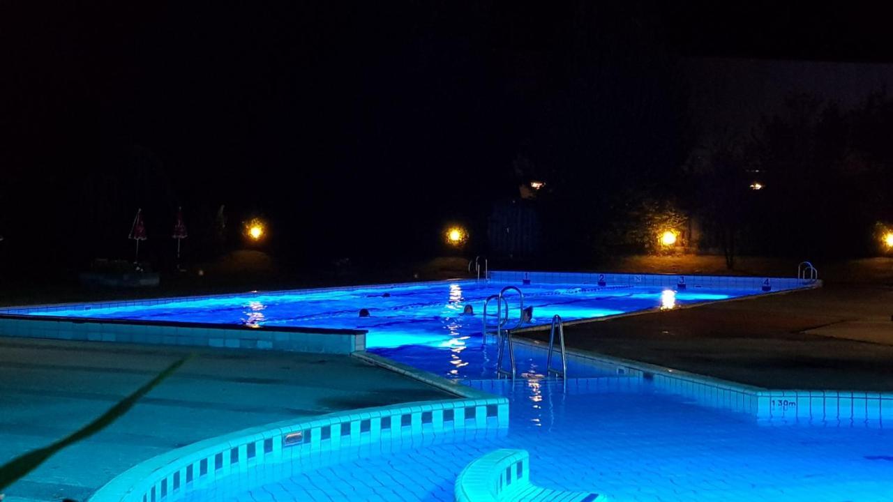 Hotel De Bonte Wever Assen Bagian luar foto