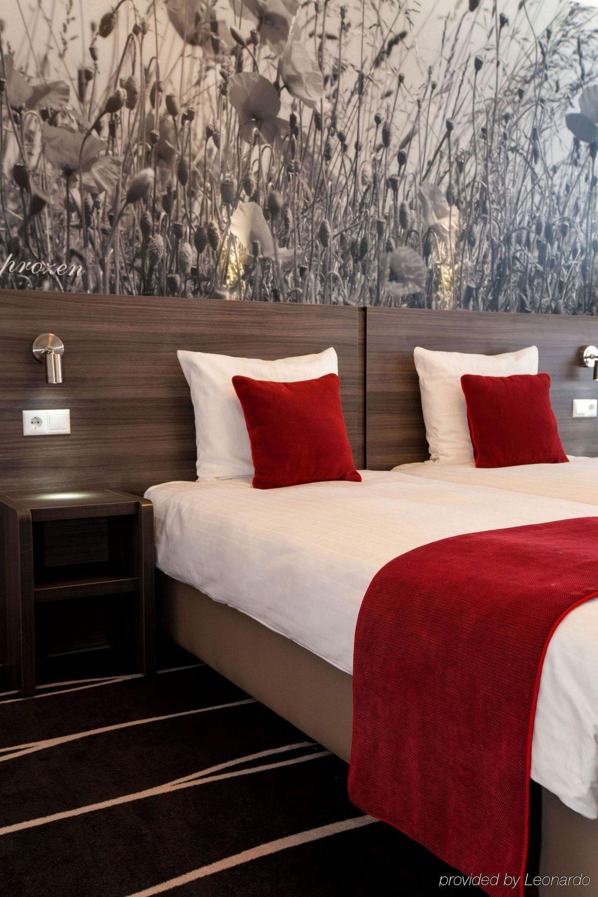 Hotel De Bonte Wever Assen Bagian luar foto