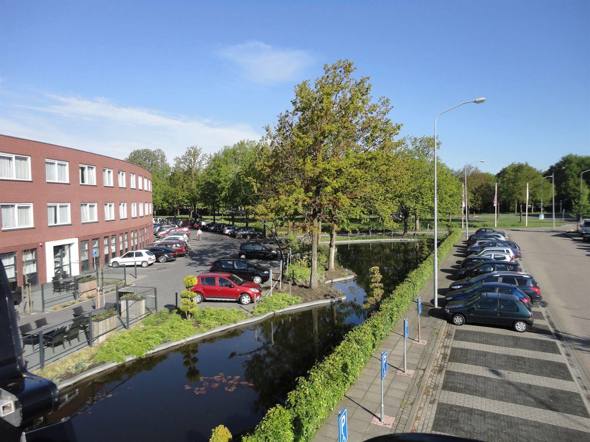 Hotel De Bonte Wever Assen Bagian luar foto