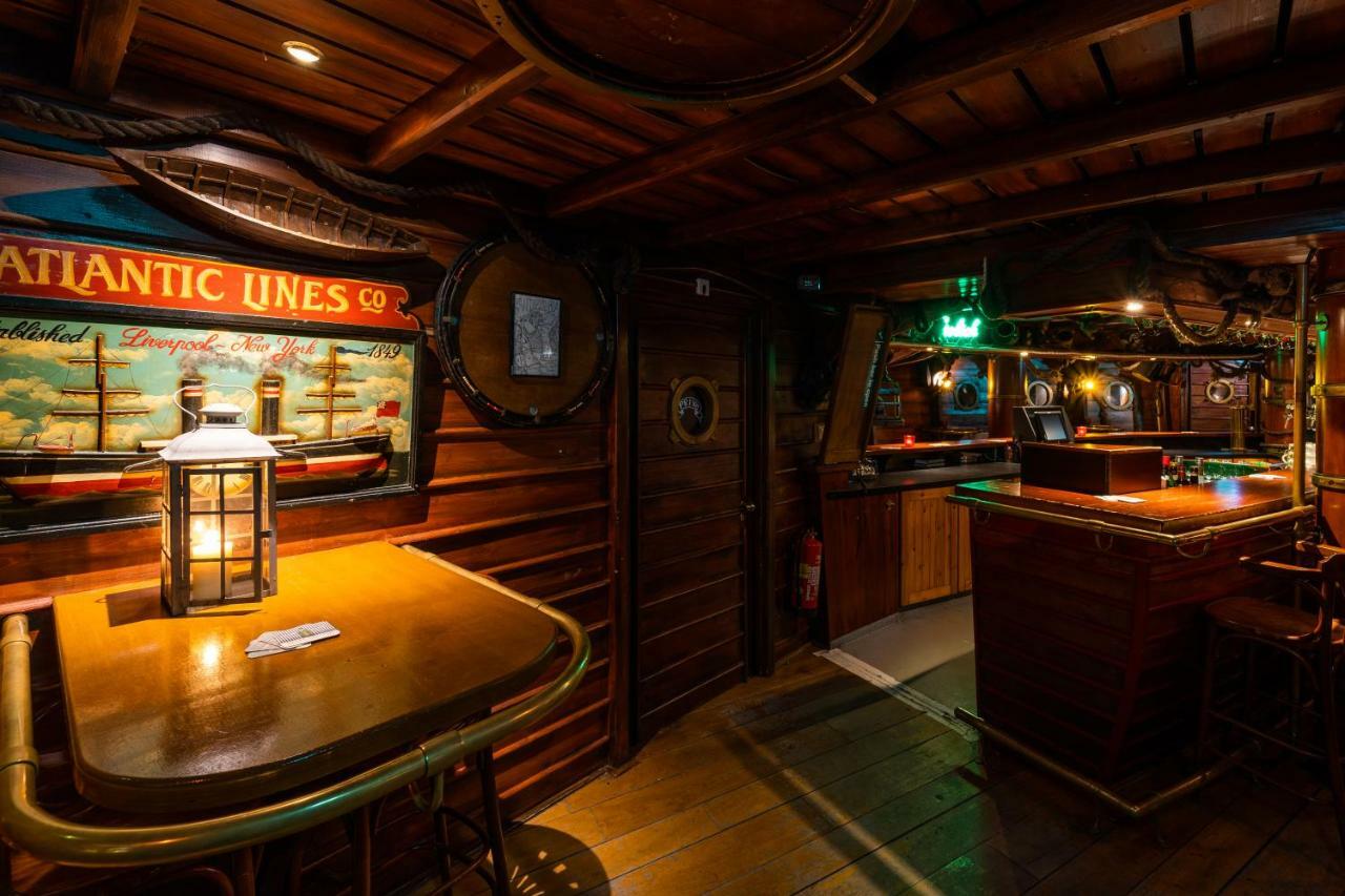 Hotel De Bonte Wever Assen Bagian luar foto